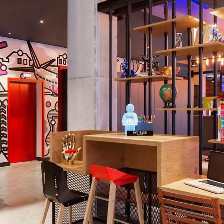 Hotel Moxy Katowice Airport Pyrzowice Esterno foto