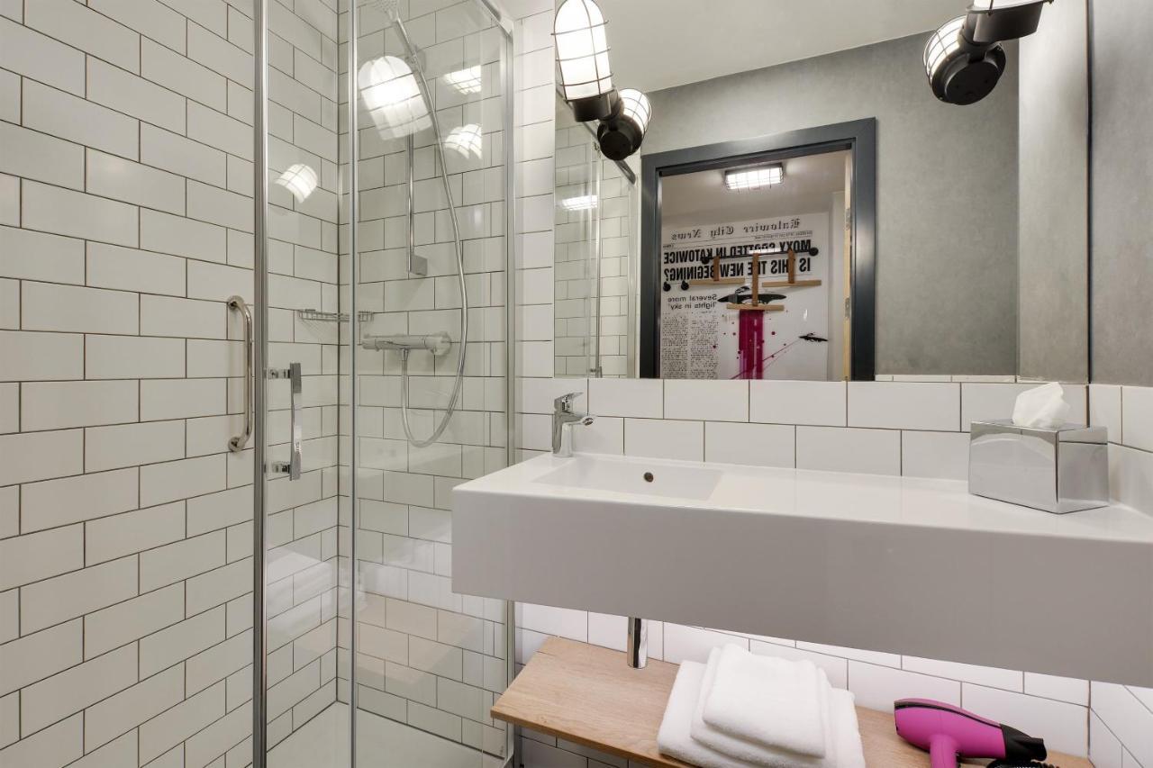 Hotel Moxy Katowice Airport Pyrzowice Esterno foto