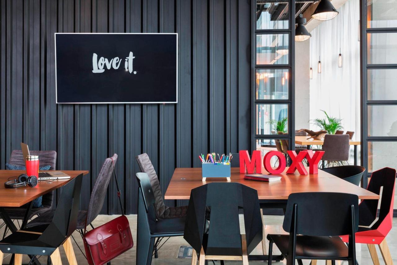 Hotel Moxy Katowice Airport Pyrzowice Esterno foto