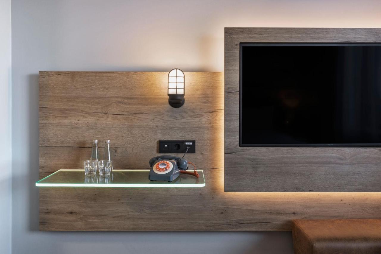 Hotel Moxy Katowice Airport Pyrzowice Esterno foto